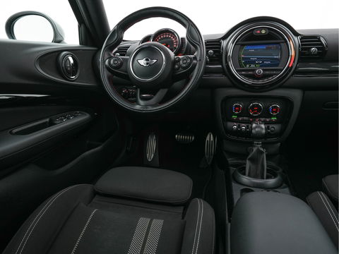 MINI Clubman 1.5 Cooper Business Aut. *PANO | SPORT-SEATS | NAVI-FULLMAP | AMBIENT-LIGHT | ECC | PDC | CRUISE | 17''ALU*