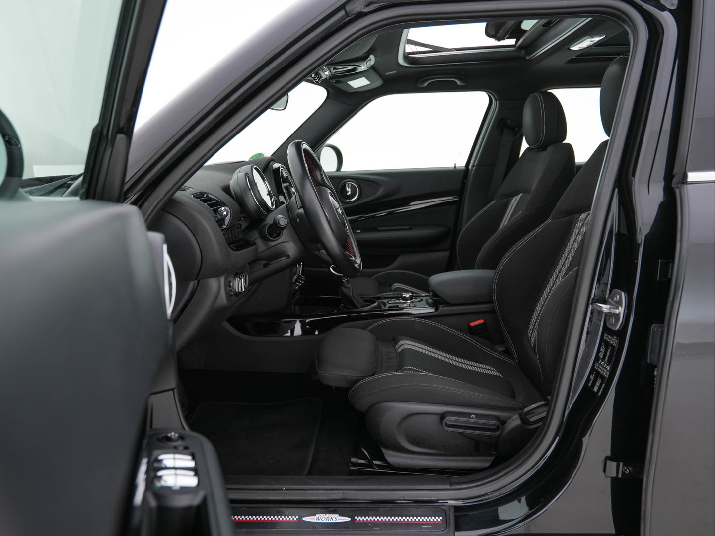 MINI Clubman 1.5 Cooper Business Aut. *PANO | SPORT-SEATS | NAVI-FULLMAP | AMBIENT-LIGHT | ECC | PDC | CRUISE | 17''ALU*