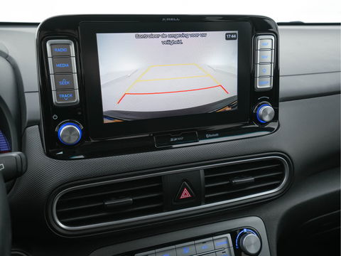 Hyundai KONA EV Fashion 64 kWh (INCL-BTW) Aut.*KRELL-AUDIO | HEAD-UP | NAVI-FULLMAP | KEYLESS | SHIFT-PADDLES | LANE-ASSIST | CAMERA | DAB | ECC | PDC | ADAPTIVE-CRUISE | COMFORT-SEATS | 17"ALU*