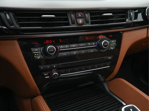 BMW X6 M50d M-Sport-Pack Innovation-Pack Aut. *PANO | HEAD-UP | DAKOTA-FULL-LEATHER | FULL-LED | HARMAN/KARDON-SURROUND | MEMORY-PACK | SURROUND-VIEW | NAVI-FULLMAP | SHIFT-PADDLES | ECC | PDC | CRUISE | SPORT-SEATS | 20''ALU*