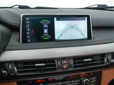 BMW X6 M50d M-Sport-Pack Innovation-Pack Aut. *PANO | HEAD-UP | DAKOTA-FULL-LEATHER | FULL-LED | HARMAN/KARDON-SURROUND | MEMORY-PACK | SURROUND-VIEW | NAVI-FULLMAP | SHIFT-PADDLES | ECC | PDC | CRUISE | SPORT-SEATS | 20''ALU*