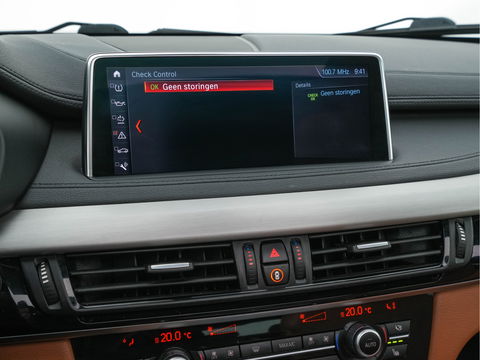BMW X6 M50d M-Sport-Pack Innovation-Pack Aut. *PANO | HEAD-UP | DAKOTA-FULL-LEATHER | FULL-LED | HARMAN/KARDON-SURROUND | MEMORY-PACK | SURROUND-VIEW | NAVI-FULLMAP | SHIFT-PADDLES | ECC | PDC | CRUISE | SPORT-SEATS | 20''ALU*