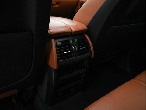 BMW X6 M50d M-Sport-Pack Innovation-Pack Aut. *PANO | HEAD-UP | DAKOTA-FULL-LEATHER | FULL-LED | HARMAN/KARDON-SURROUND | MEMORY-PACK | SURROUND-VIEW | NAVI-FULLMAP | SHIFT-PADDLES | ECC | PDC | CRUISE | SPORT-SEATS | 20''ALU*
