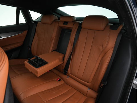 BMW X6 M50d M-Sport-Pack Innovation-Pack Aut. *PANO | HEAD-UP | DAKOTA-FULL-LEATHER | FULL-LED | HARMAN/KARDON-SURROUND | MEMORY-PACK | SURROUND-VIEW | NAVI-FULLMAP | SHIFT-PADDLES | ECC | PDC | CRUISE | SPORT-SEATS | 20''ALU*