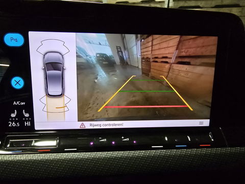 Volkswagen Golf 1.5 eTSI R-Line Business Pano Camera IQ TOP 18"LM