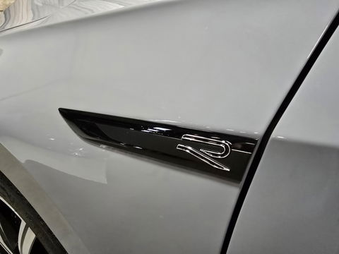 Volkswagen Golf 1.5 eTSI R-Line Business Pano Camera IQ TOP 18"LM