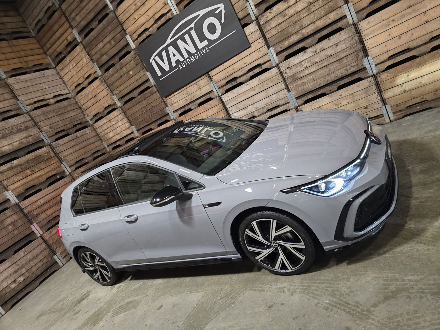 Volkswagen Golf 1.5 eTSI R-Line Business Pano Camera IQ TOP 18"LM