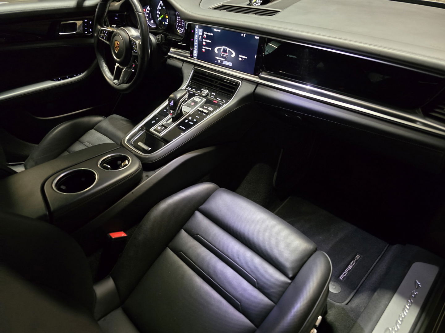 Porsche Panamera 2.9 4 E-Hybrid Pano Chrono Luchtv. 360 Memory 21"LM