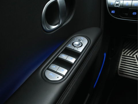 Hyundai IONIQ 5 Connect+ 73kWh [ 3-Fase ] (INCL-BTW) *FULL-LEATHER | BOSE-SOUND | HEATPUMP | FULL-LED | KEYLESS | NAVI-FULLMAP |  ADAPTIVE-CRUISE |  DAB | CAMERA | MEMORY-PACK | DIGI-COCKPIT | SHIFT-PADDLES | LANE-ASSIST...