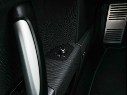 Audi TT 1.8 TFSI Pro-Line S-Line-Pack Aut. *NAVI-FULLMAP | BI-XENON | SHIFT-PADDLES | 1/2-LEATHER | BOSE-SURROUND |  AIRCO | PDC | CRUISE | SPORT-SEATS | 18''ALU