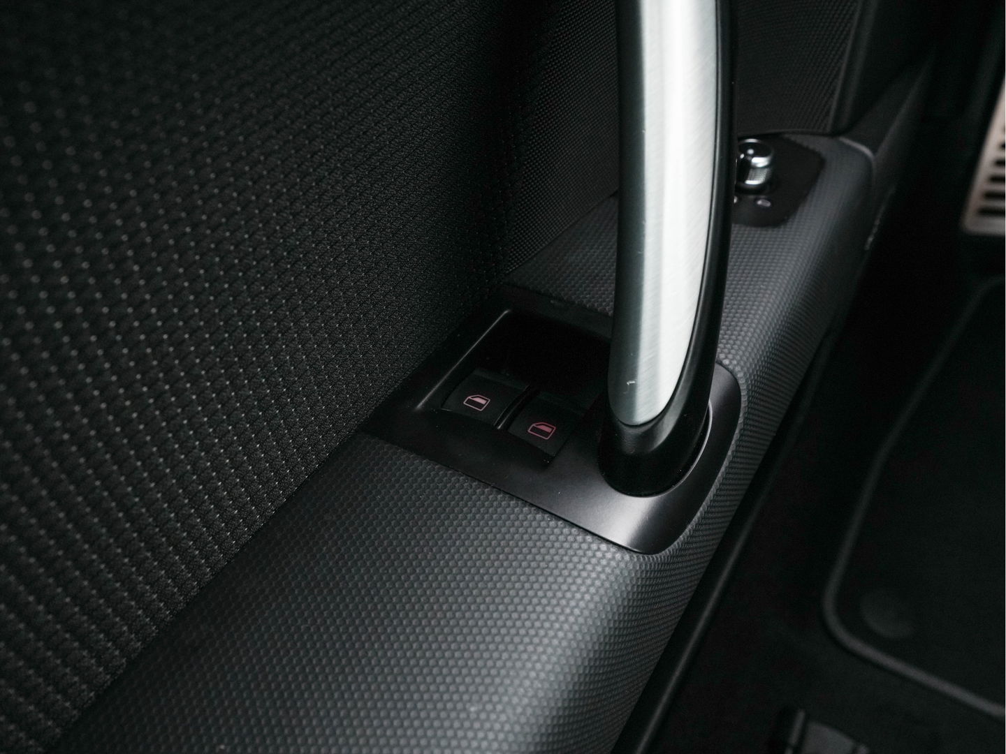 Audi TT 1.8 TFSI Pro-Line S-Line-Pack Aut. *NAVI-FULLMAP | BI-XENON | SHIFT-PADDLES | 1/2-LEATHER | BOSE-SURROUND |  AIRCO | PDC | CRUISE | SPORT-SEATS | 18''ALU