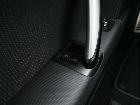 Audi TT 1.8 TFSI Pro-Line S-Line-Pack Aut. *NAVI-FULLMAP | BI-XENON | SHIFT-PADDLES | 1/2-LEATHER | BOSE-SURROUND |  AIRCO | PDC | CRUISE | SPORT-SEATS | 18''ALU