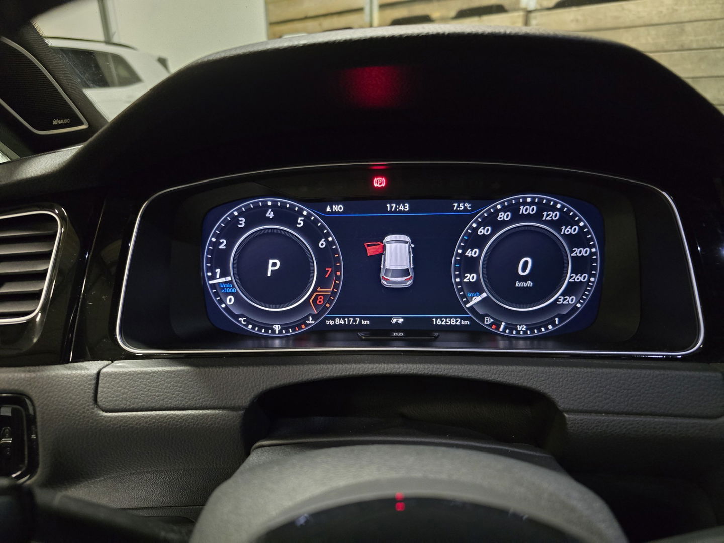 Volkswagen Golf 2.0 TSI 4Motion R Pano Leder VCP Camera LED Matrix LM 370 PK!