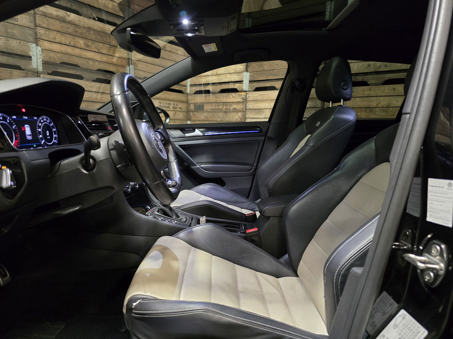 Volkswagen Golf 2.0 TSI 4Motion R Pano Leder VCP Camera LED Matrix LM 370 PK!