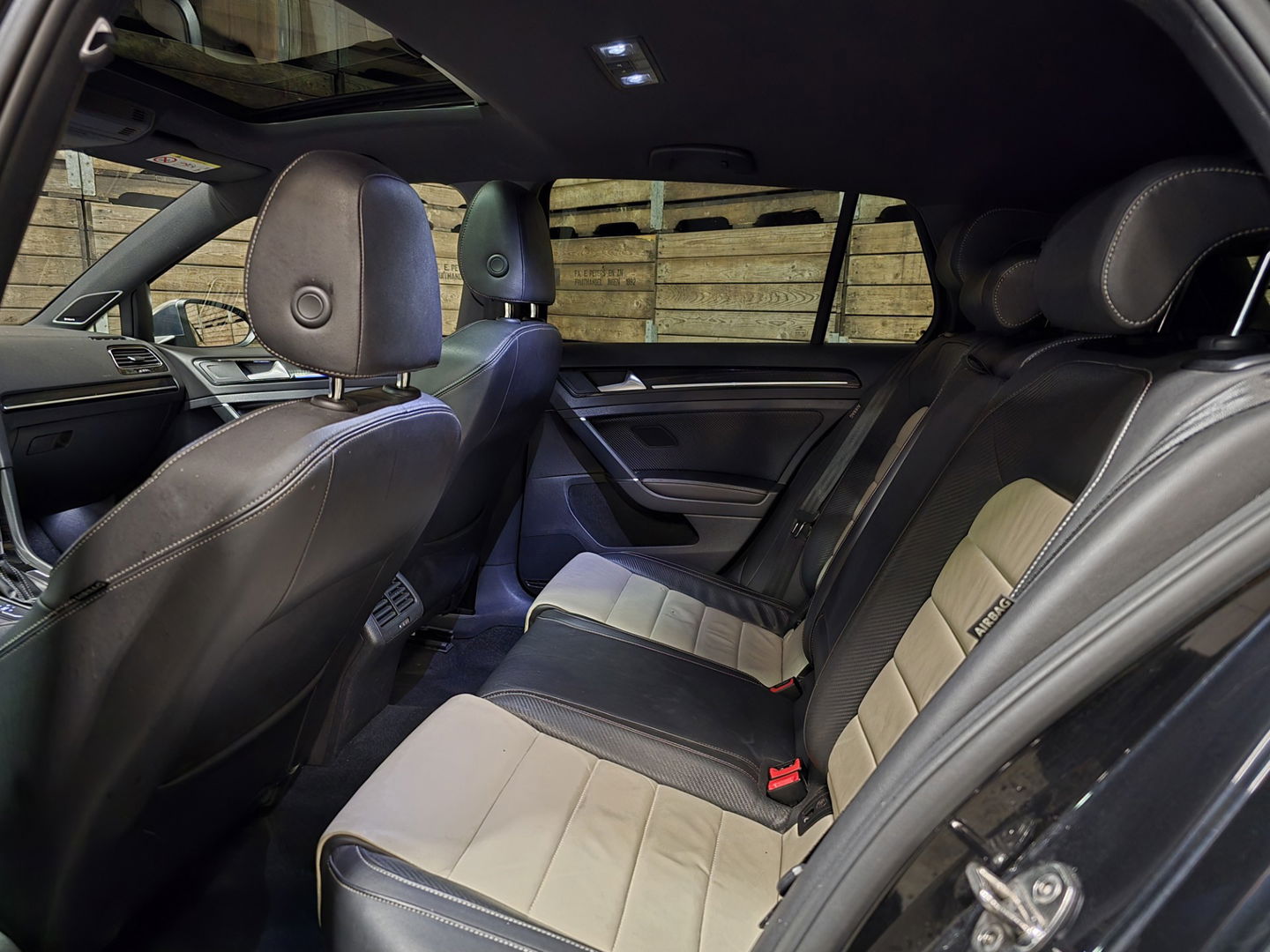 Volkswagen Golf 2.0 TSI 4Motion R Pano Leder VCP Camera LED Matrix LM 370 PK!