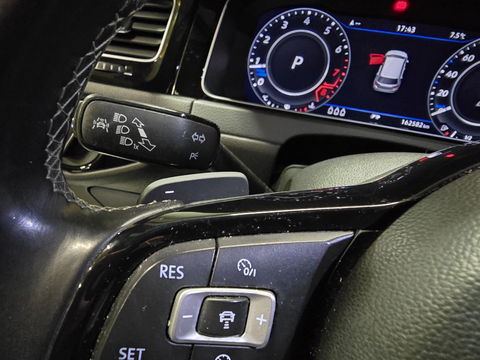 Volkswagen Golf 2.0 TSI 4Motion R Pano Leder VCP Camera LED Matrix LM 370 PK!