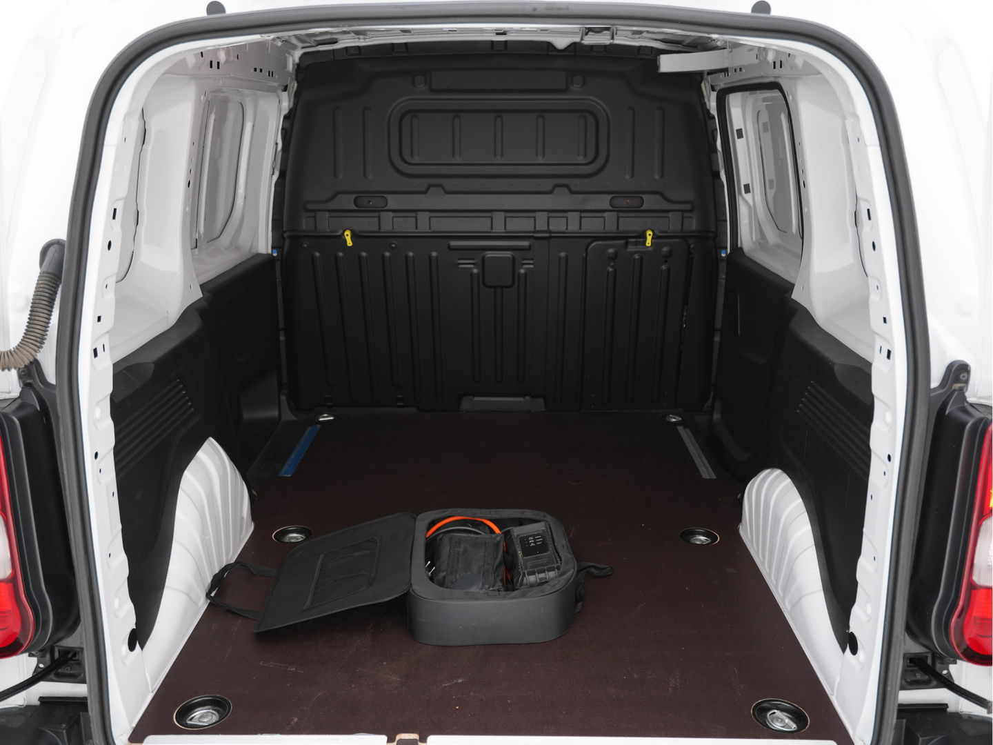 Opel Combo-e L1H1 Edition 50 kWh ( 3-Pers. ) [ 3-FASE ] Aut. * CCS-FASTLOADER  | AIRCO | DAB | CRUISE | PDC | COMFORT-SEATS*