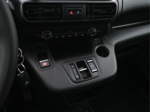 Opel Combo-e L1H1 Edition 50 kWh ( 3-Pers. ) [ 3-FASE ] Aut. * CCS-FASTLOADER  | AIRCO | DAB | CRUISE | PDC | COMFORT-SEATS*