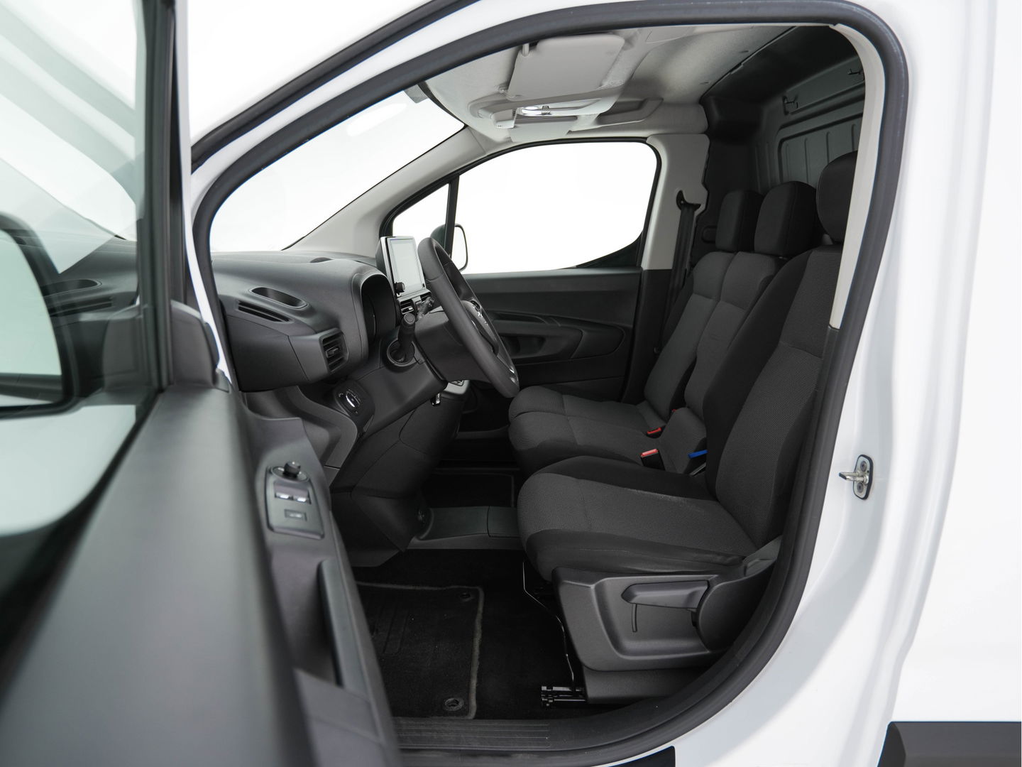 Opel Combo-e L1H1 Edition 50 kWh ( 3-Pers. ) [ 3-FASE ] Aut. * CCS-FASTLOADER  | AIRCO | DAB | CRUISE | PDC | COMFORT-SEATS*