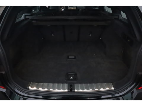 BMW 3 Serie Touring 318i High Executive M Sport Automaat Black Optic Lederen Sportstoelen Full LED Wegklapbare Trekhaak Sfeerverlichting Navigatie Stoelverwarming Full LED Clima Camera