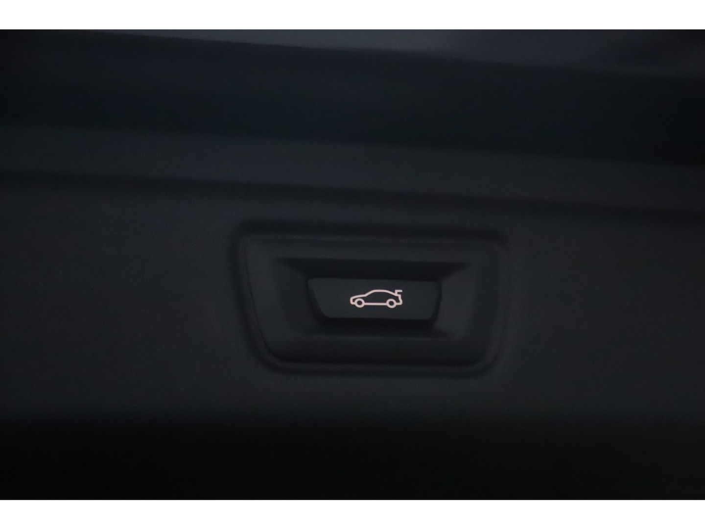 BMW 3 Serie Touring 318i High Executive M Sport Automaat Black Optic Lederen Sportstoelen Full LED Wegklapbare Trekhaak Sfeerverlichting Navigatie Stoelverwarming Full LED Clima Camera