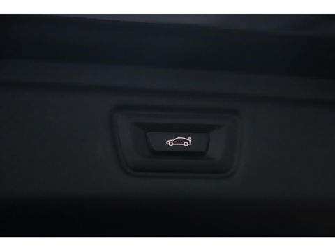 BMW 3 Serie Touring 318i High Executive M Sport Automaat Black Optic Lederen Sportstoelen Full LED Wegklapbare Trekhaak Sfeerverlichting Navigatie Stoelverwarming Full LED Clima Camera
