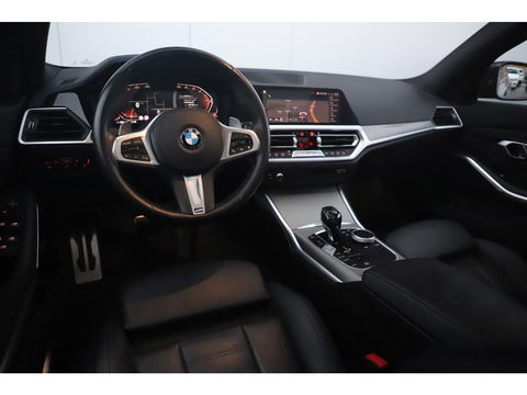 BMW 3 Serie Touring 318i High Executive M Sport Automaat Black Optic Lederen Sportstoelen Full LED Wegklapbare Trekhaak Sfeerverlichting Navigatie Stoelverwarming Full LED Clima Camera