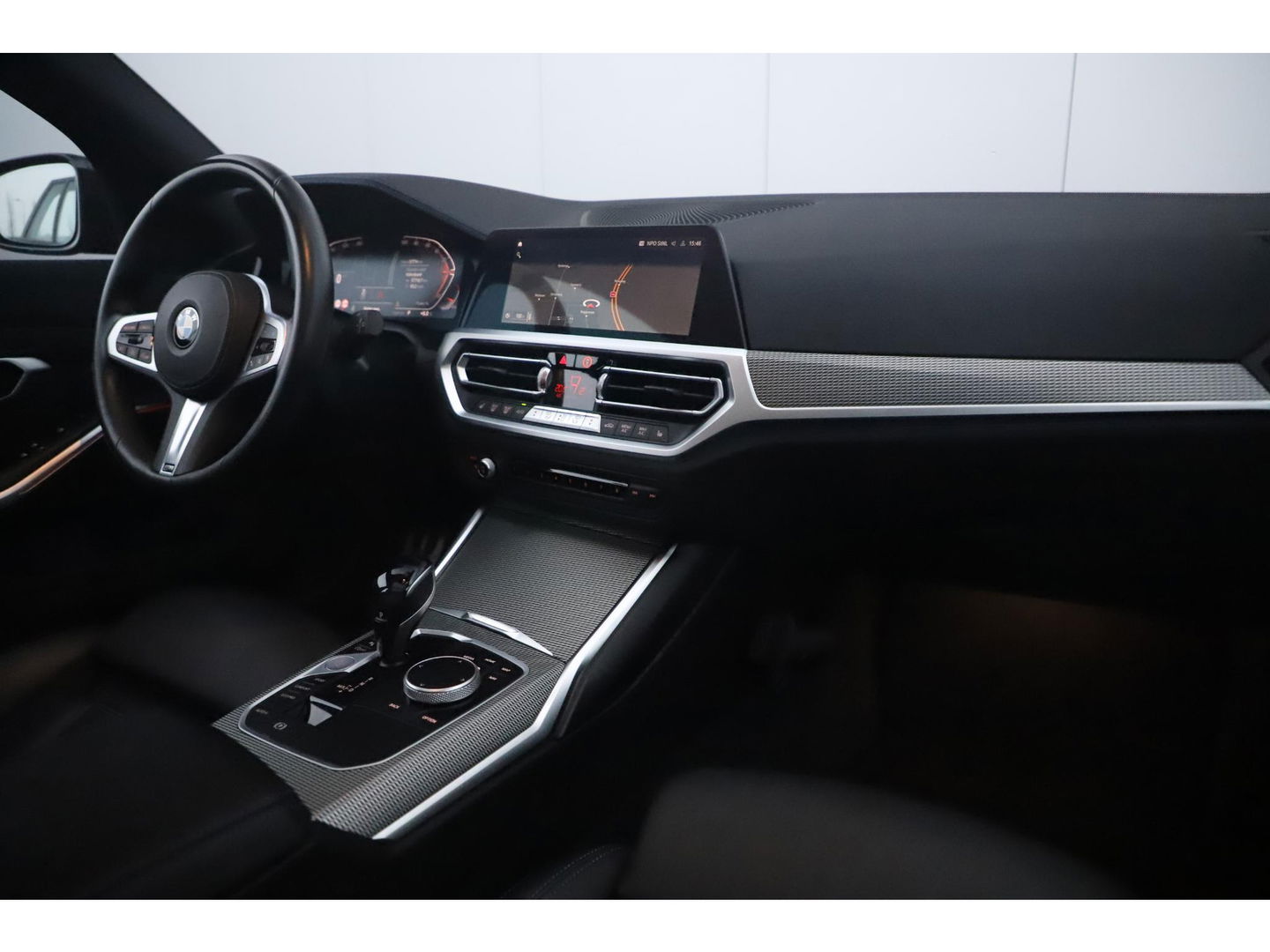 BMW 3 Serie Touring 318i High Executive M Sport Automaat Black Optic Lederen Sportstoelen Full LED Wegklapbare Trekhaak Sfeerverlichting Navigatie Stoelverwarming Full LED Clima Camera