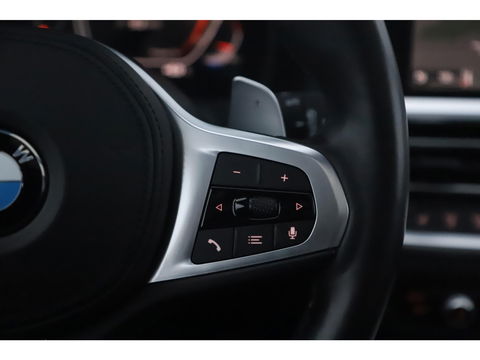 BMW 3 Serie Touring 318i High Executive M Sport Automaat Black Optic Lederen Sportstoelen Full LED Wegklapbare Trekhaak Sfeerverlichting Navigatie Stoelverwarming Full LED Clima Camera