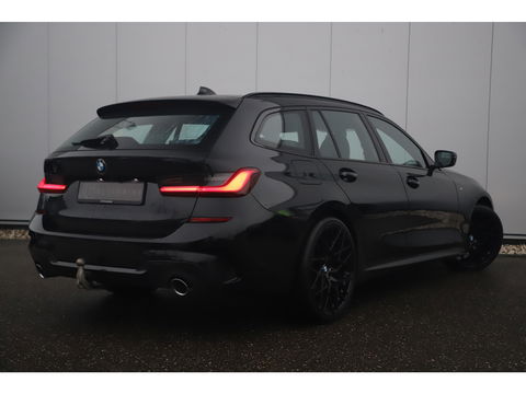 BMW 3 Serie Touring 318i High Executive M Sport Automaat Black Optic Lederen Sportstoelen Full LED Wegklapbare Trekhaak Sfeerverlichting Navigatie Stoelverwarming Full LED Clima Camera