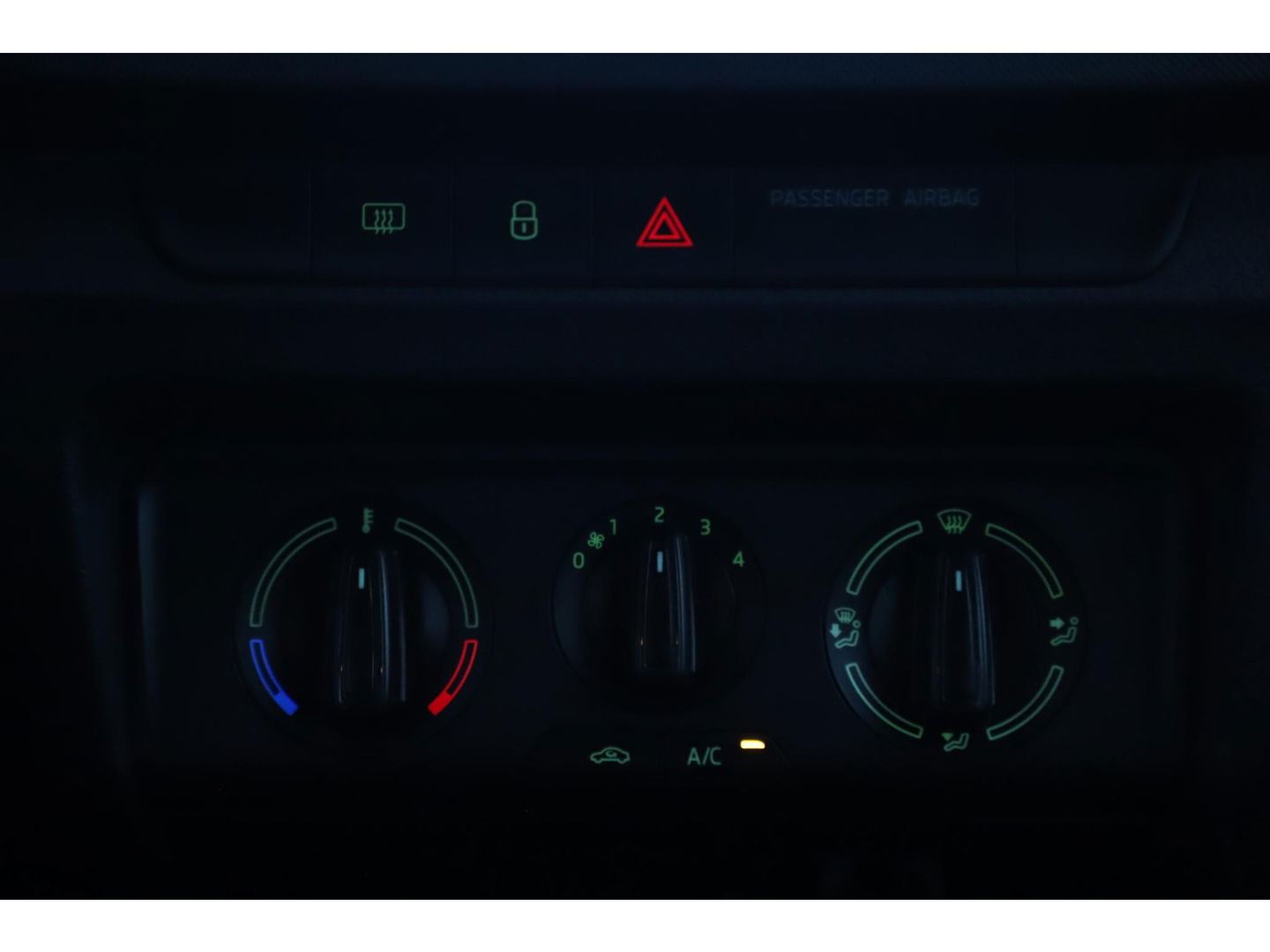 Škoda Fabia Combi 1.0 TSI Ambition 95PK Adaptive Cruise Carplay Android Navigatie Bluetooth Airco Parkeersensor