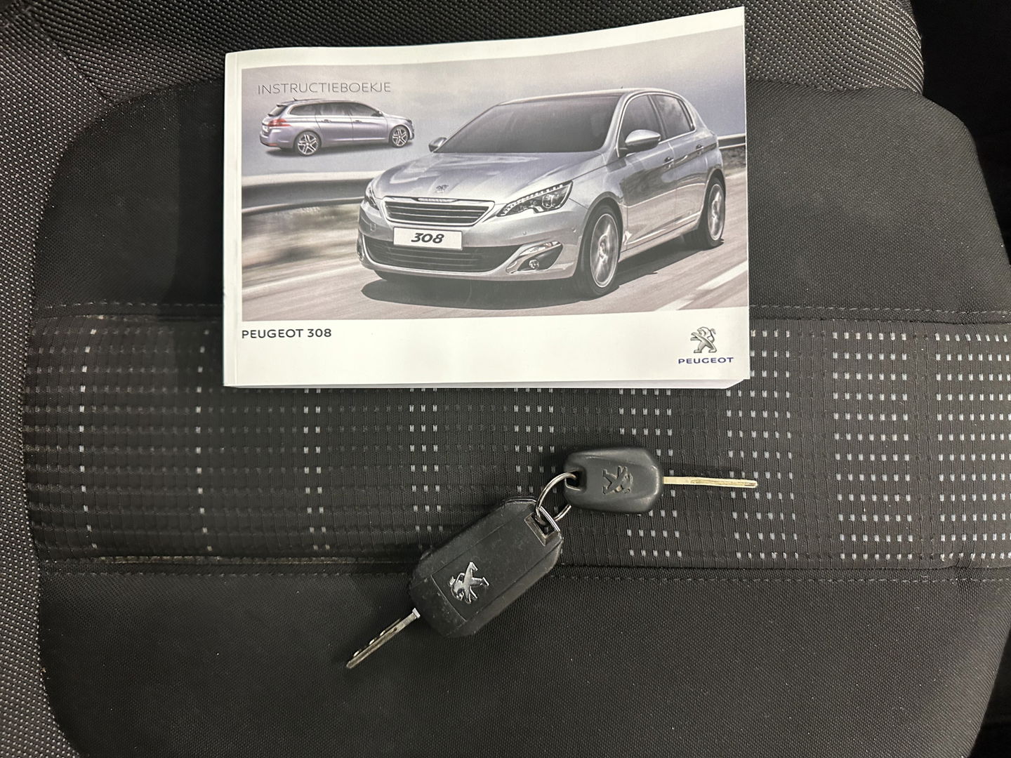 Peugeot 308 SW 1.6 BlueHDI Blue Lease Executive *PANO | NAVI-FULLMAP | ECC | PDC | CRUISE | CAMERA | TOWBAR | COMFORT-SEATS | 16''ALU*