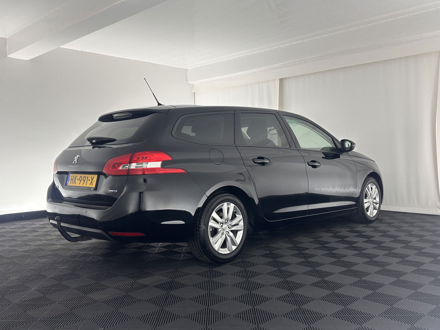 Peugeot 308 SW 1.6 BlueHDI Blue Lease Executive *PANO | NAVI-FULLMAP | ECC | PDC | CRUISE | CAMERA | TOWBAR | COMFORT-SEATS | 16''ALU*