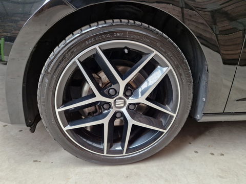 SEAT Leon 1.5 TSI FR Business Intense VCP Navigatie camera LED Clima Cruise 18"LM 170 PK