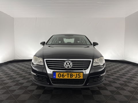 Volkswagen Passat 2.0 FSI Highline Aut. *NAVI-FULLMAP | LEATHER-ALCANTARA | SPORT-SEATS | ECC | HEATED-SEATS | PDC | CRUISE*