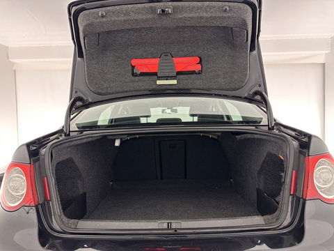 Volkswagen Passat 2.0 FSI Highline Aut. *NAVI-FULLMAP | LEATHER-ALCANTARA | SPORT-SEATS | ECC | HEATED-SEATS | PDC | CRUISE*