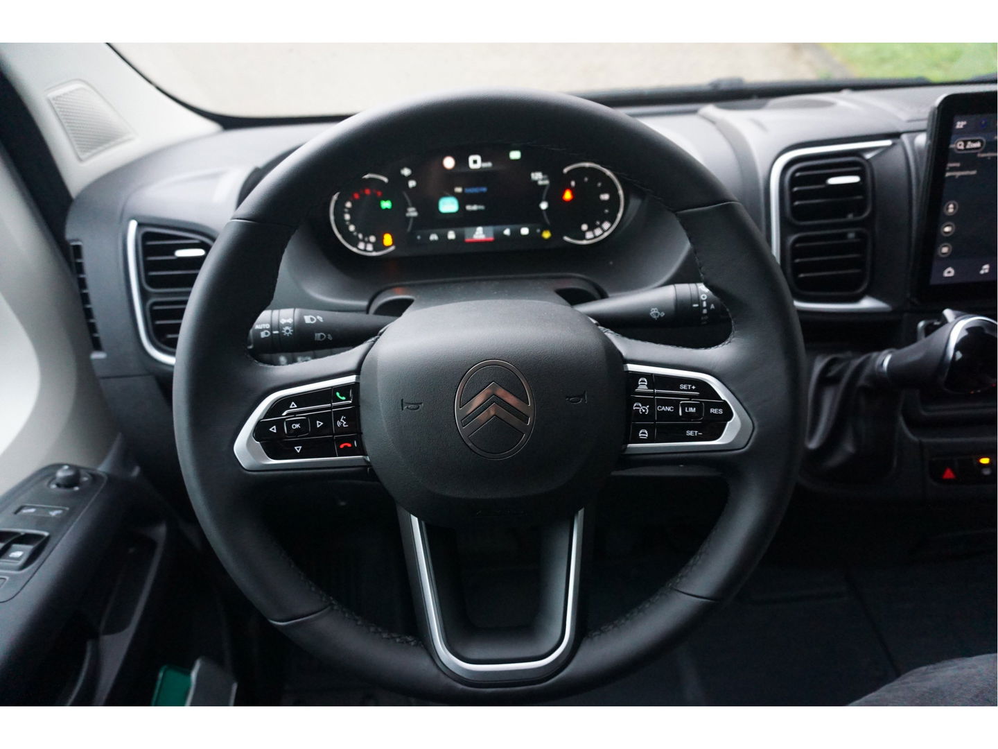 Citroën Jumper 35 2.2 EAT8 180PK Automaat L3H2 BPM VRIJ!! 10" Navi, Clima, ACC, Cam + Digi cam, LED, 270º Deur!! NR. 758