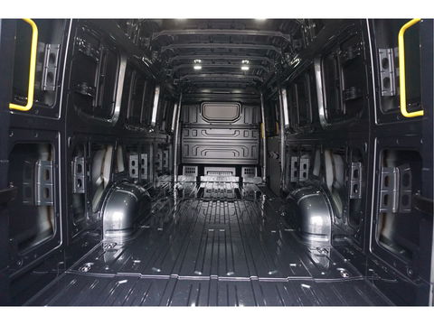 Volkswagen Crafter 35 177PK L5H3 AUT Facelift BPM VRIJ!! 13" Navi, Camera, Gev. Stoel, LED!! NR. 766