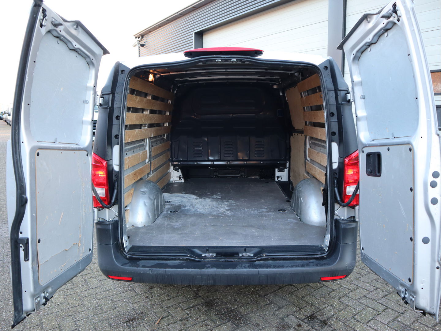 Mercedes-Benz Vito 114 CDI Euro 6 Automaat - Lang L2 - Apple Carplay - Cruise - AMG LM - Sidesteps