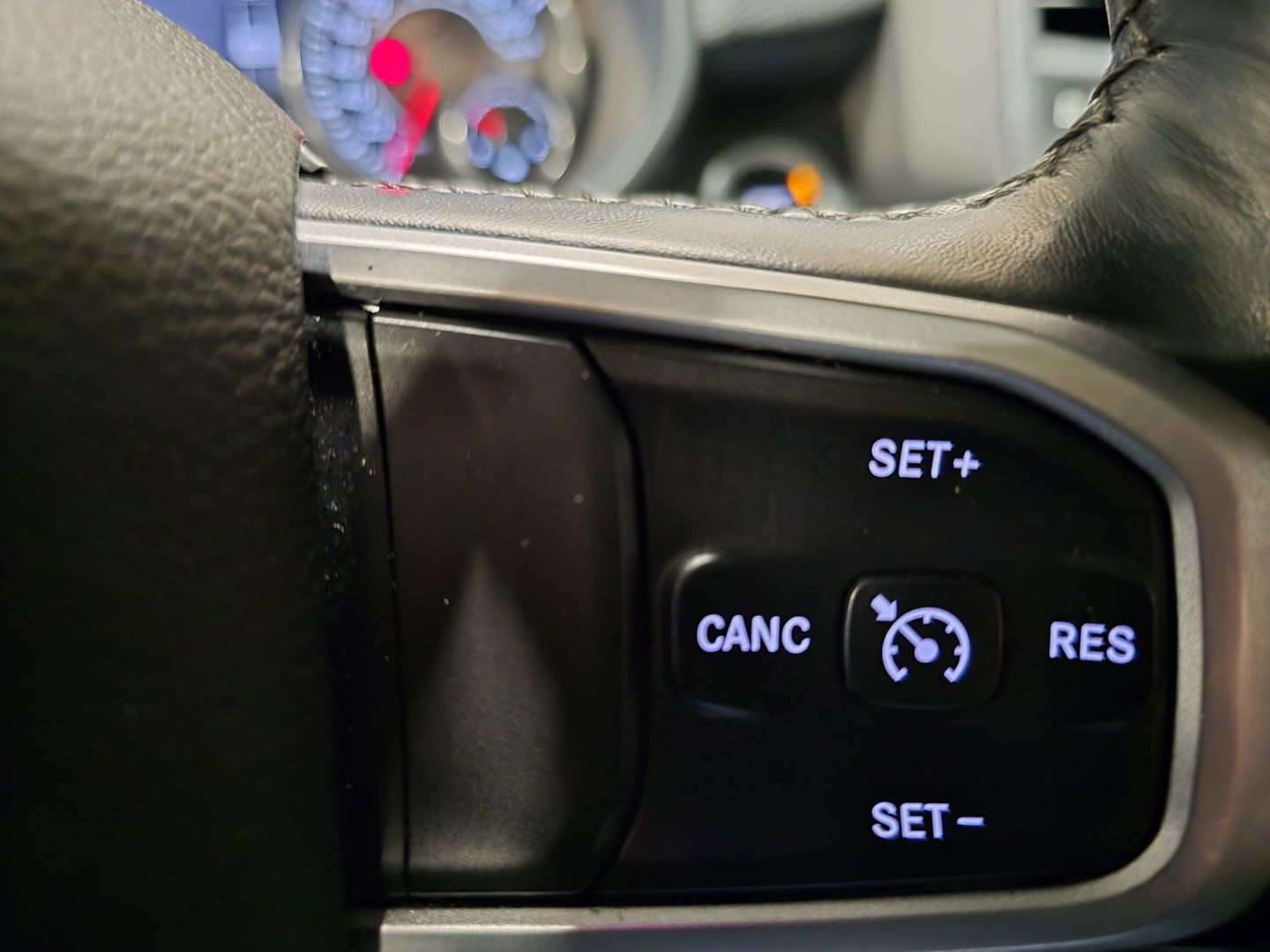 Dodge Ram 1500 5.7 V8 4x4 Crew Cab Big Horn Pano Camera Navi LED Trekhaak uitlaatklep 20"LM