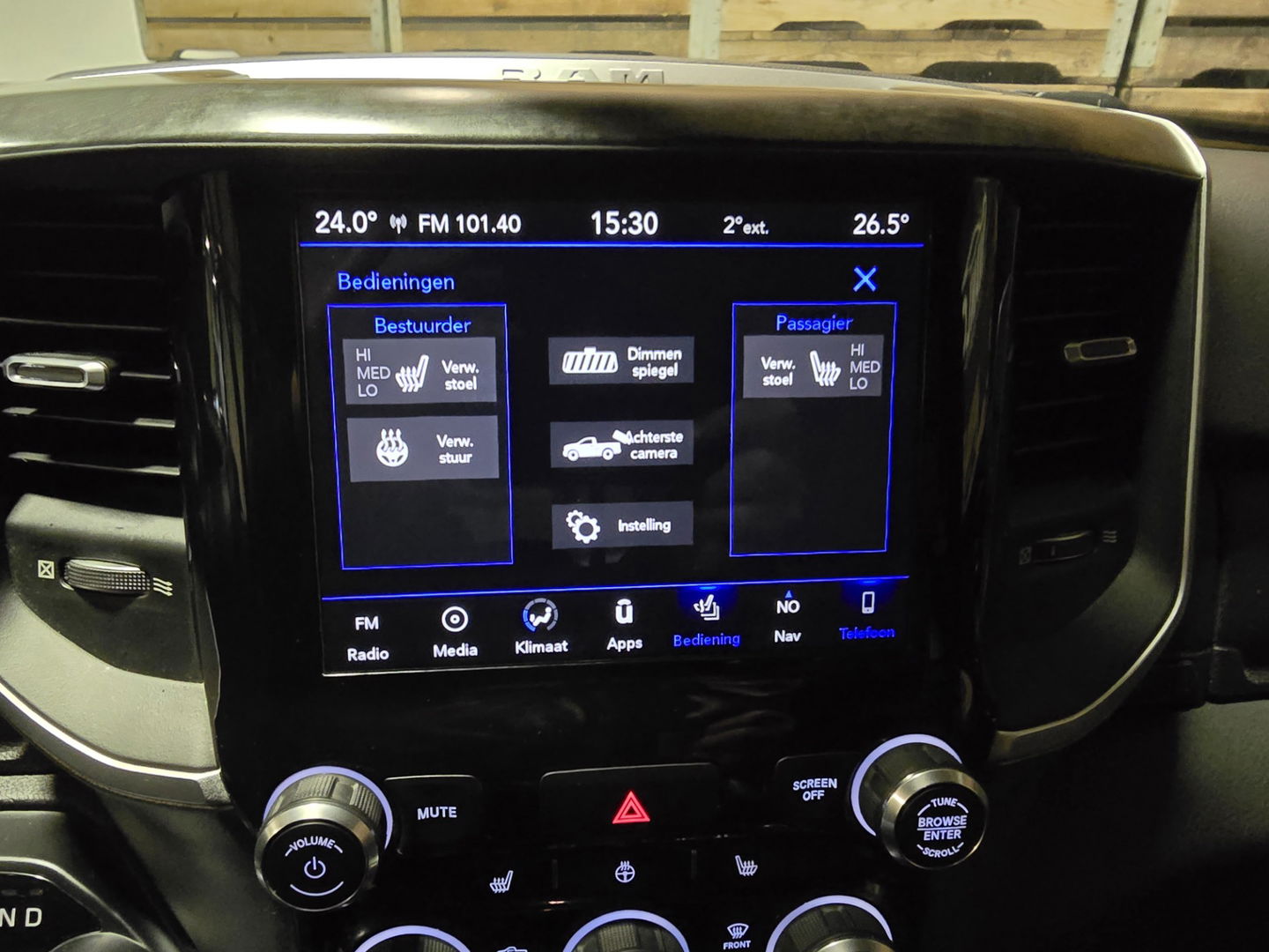 Dodge Ram 1500 5.7 V8 4x4 Crew Cab Big Horn Pano Camera Navi LED Trekhaak uitlaatklep 20"LM