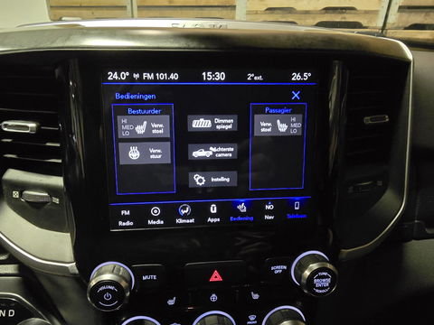 Dodge Ram 1500 5.7 V8 4x4 Crew Cab Big Horn Pano Camera Navi LED Trekhaak uitlaatklep 20"LM