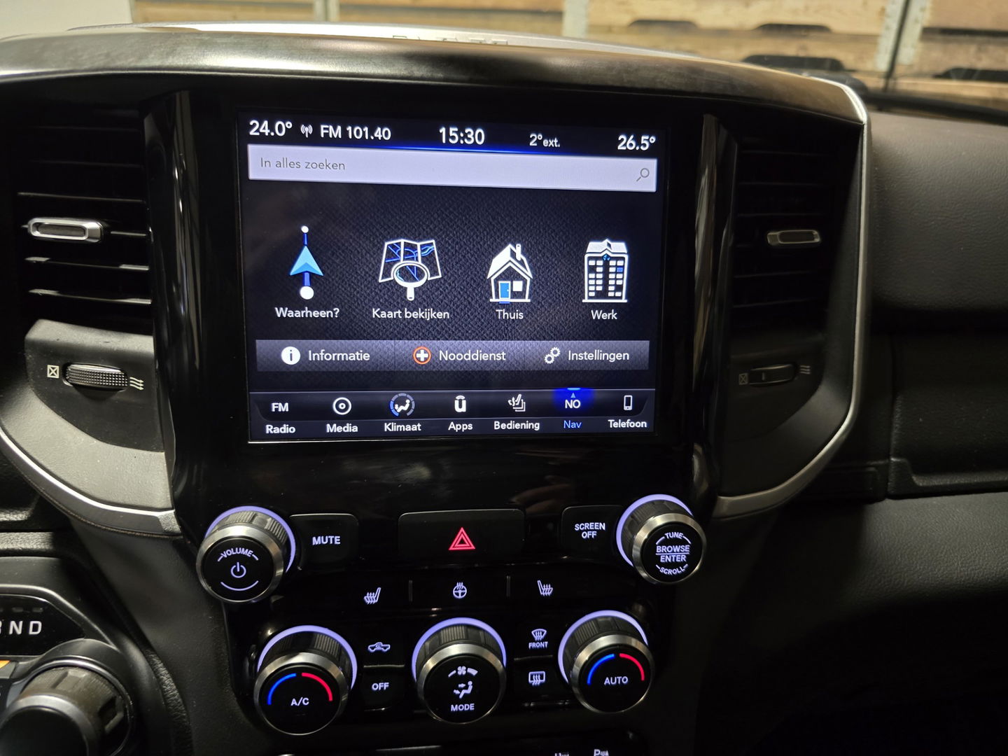 Dodge Ram 1500 5.7 V8 4x4 Crew Cab Big Horn Pano Camera Navi LED Trekhaak uitlaatklep 20"LM