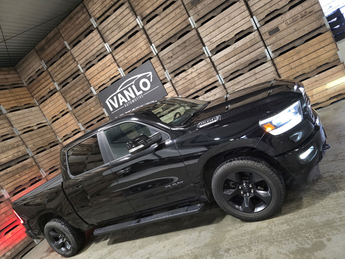 Dodge Ram 1500 5.7 V8 4x4 Crew Cab Big Horn Pano Camera Navi LED Trekhaak uitlaatklep 20"LM