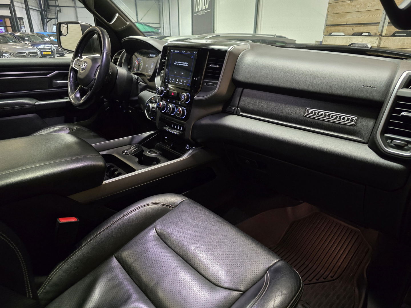 Dodge Ram 1500 5.7 V8 4x4 Crew Cab Big Horn Pano Camera Navi LED Trekhaak uitlaatklep 20"LM