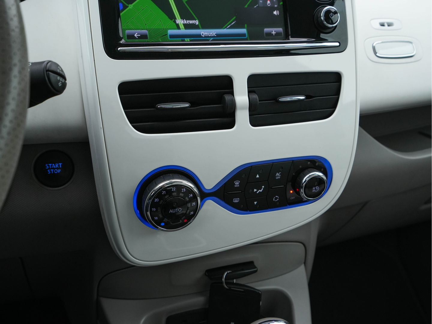 Renault ZOE Q210 Zen Quickcharge 22 kWh Koop Accu [ 3-Fase ] Aut. *NAVI-FULLMAP | DIGI-COCKPIT | KEYLESS | CAMERA | COMFORT-SEATS | ECC | PDC | CRUISE |  16''ALU *