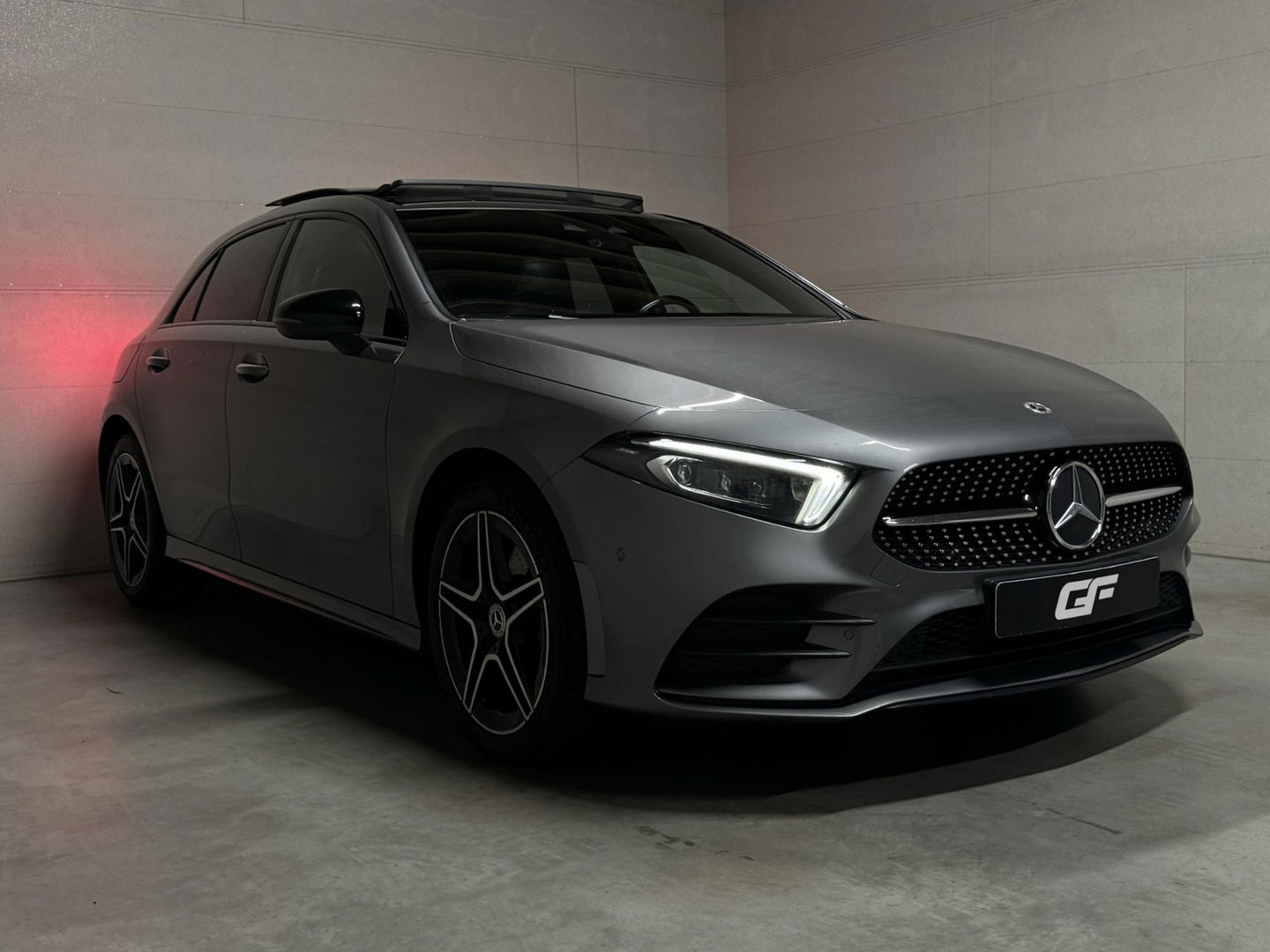 Mercedes-Benz A-Klasse 180 AMG Pano Night pakket Widescreen NAP