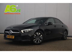 Mercedes-Benz A-Klasse 180 d Business Solution Automaat Trekhaak Widescreen Half Leder Sportstoelen Full LED Navigatie Camera Clima Carplay Android Bluetooth Stoelverwarming