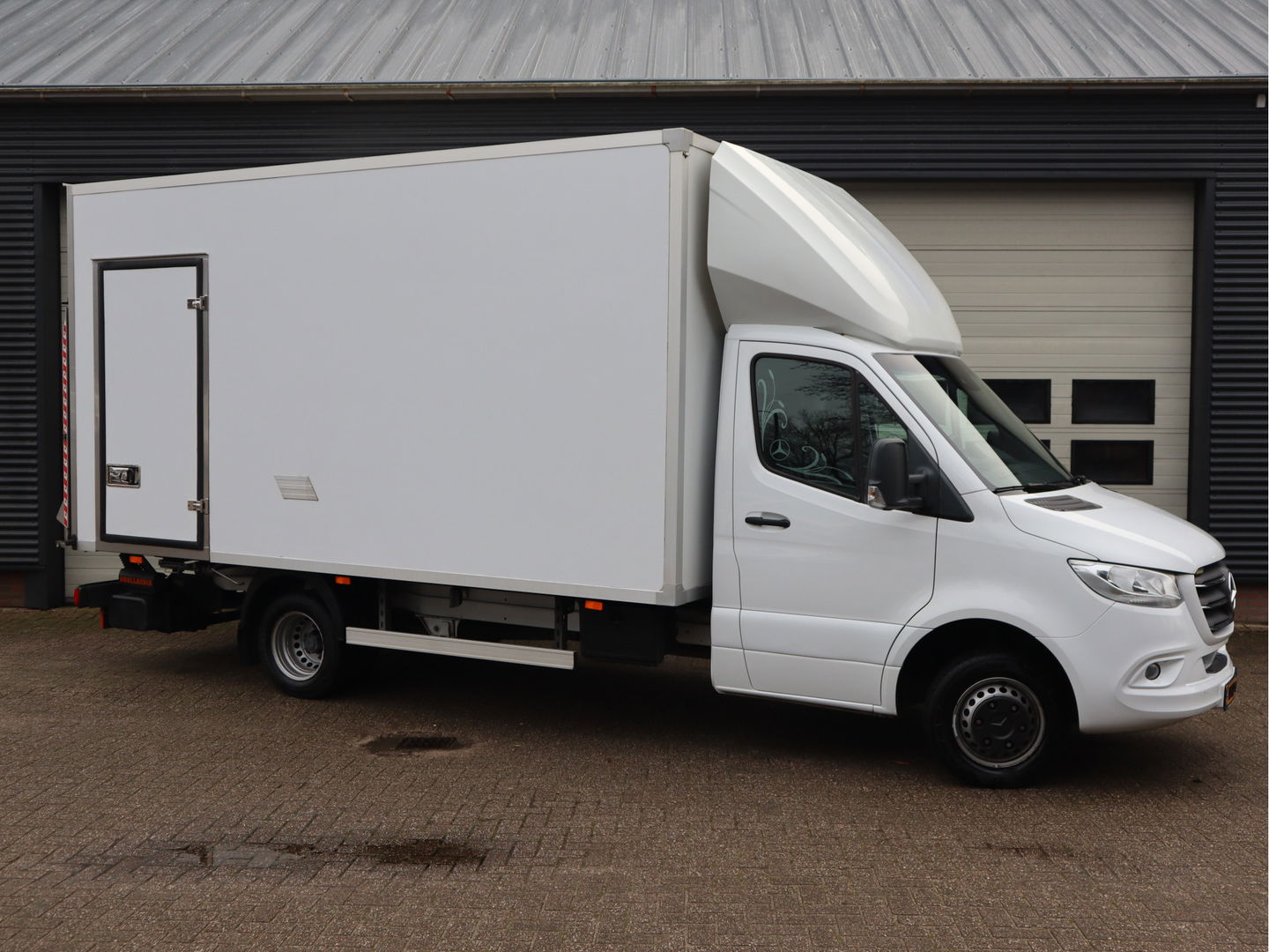 Mercedes-Benz Sprinter 516 CDI Automaat Euro 6 - Bakwagen - Laadklep - Mbux