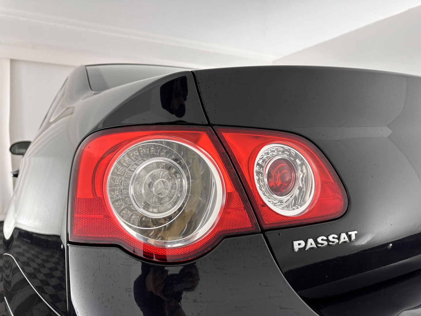 Volkswagen Passat 2.0 FSI Highline Aut. *NAVI-FULLMAP | LEATHER-ALCANTARA | SPORT-SEATS | ECC | HEATED-SEATS | PDC | CRUISE*